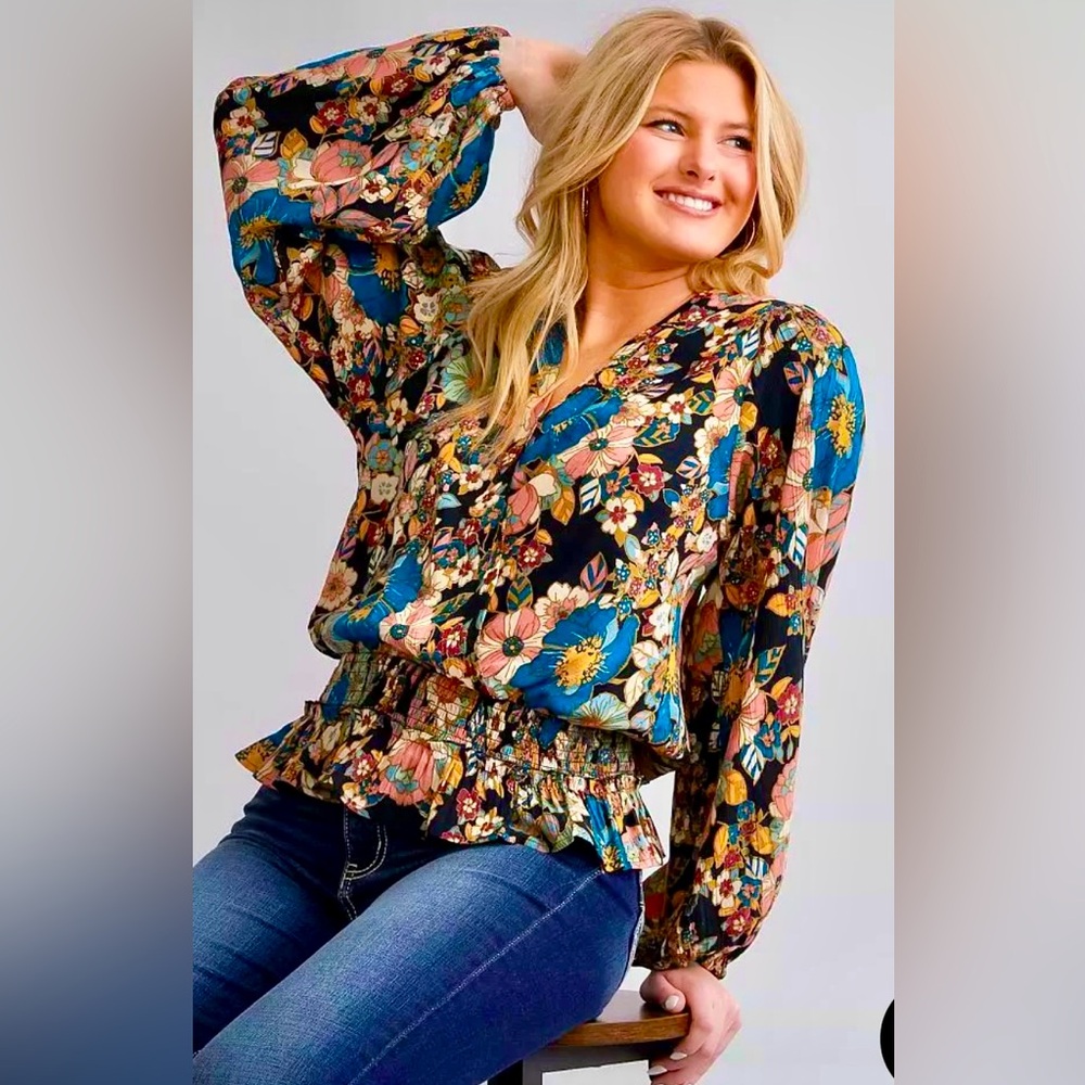NEW W/TAG ANGIE Surplice Floral Crinkle Top Sz Small
